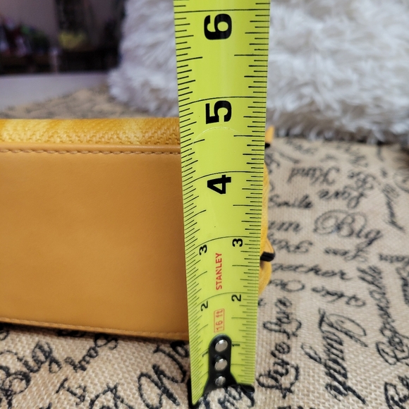 Gently used Sondra Roberts Squared yellow hand bag tortoise chain gold - Picture 10 of 16